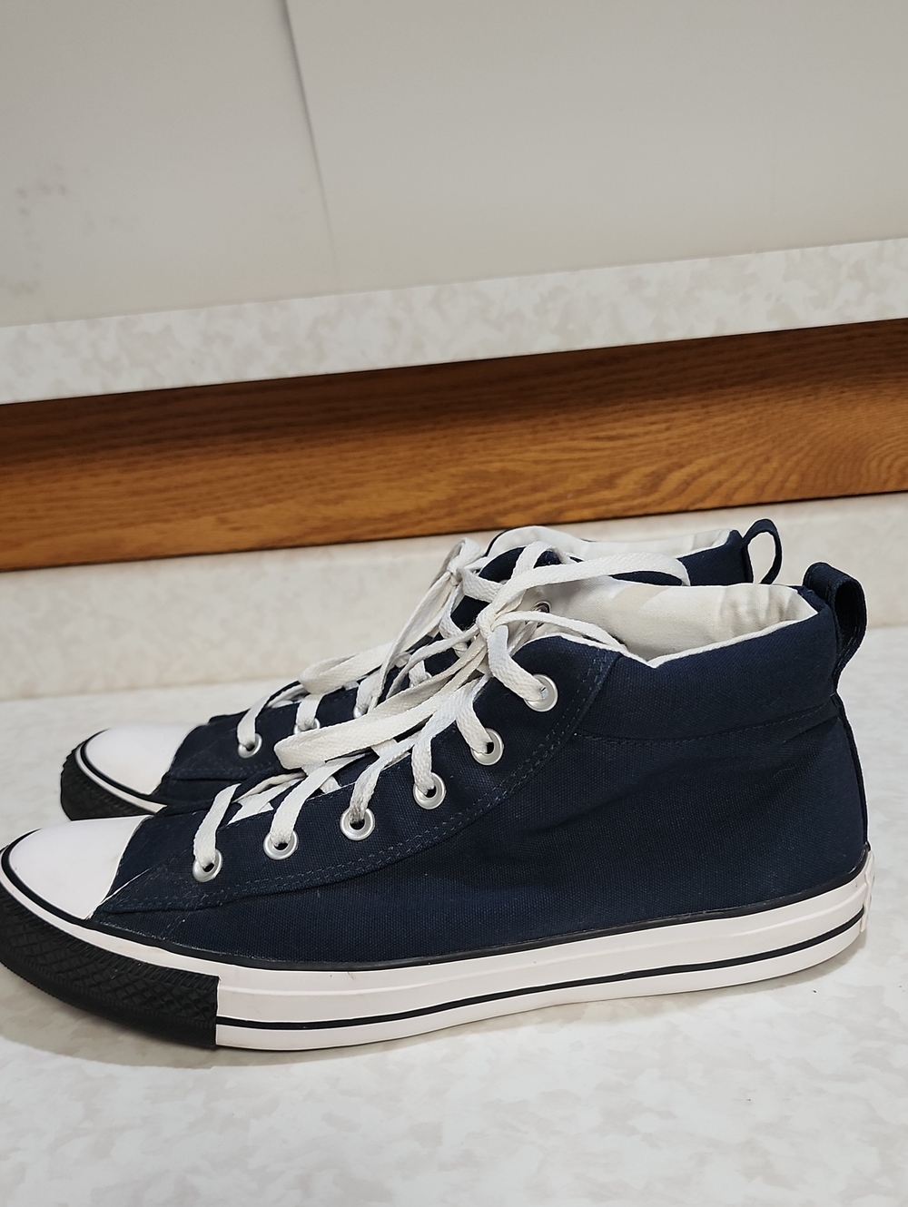 Converse White and Navy Low-Top Canvas Sneaker unisex M10.5..W12.5 number 2025